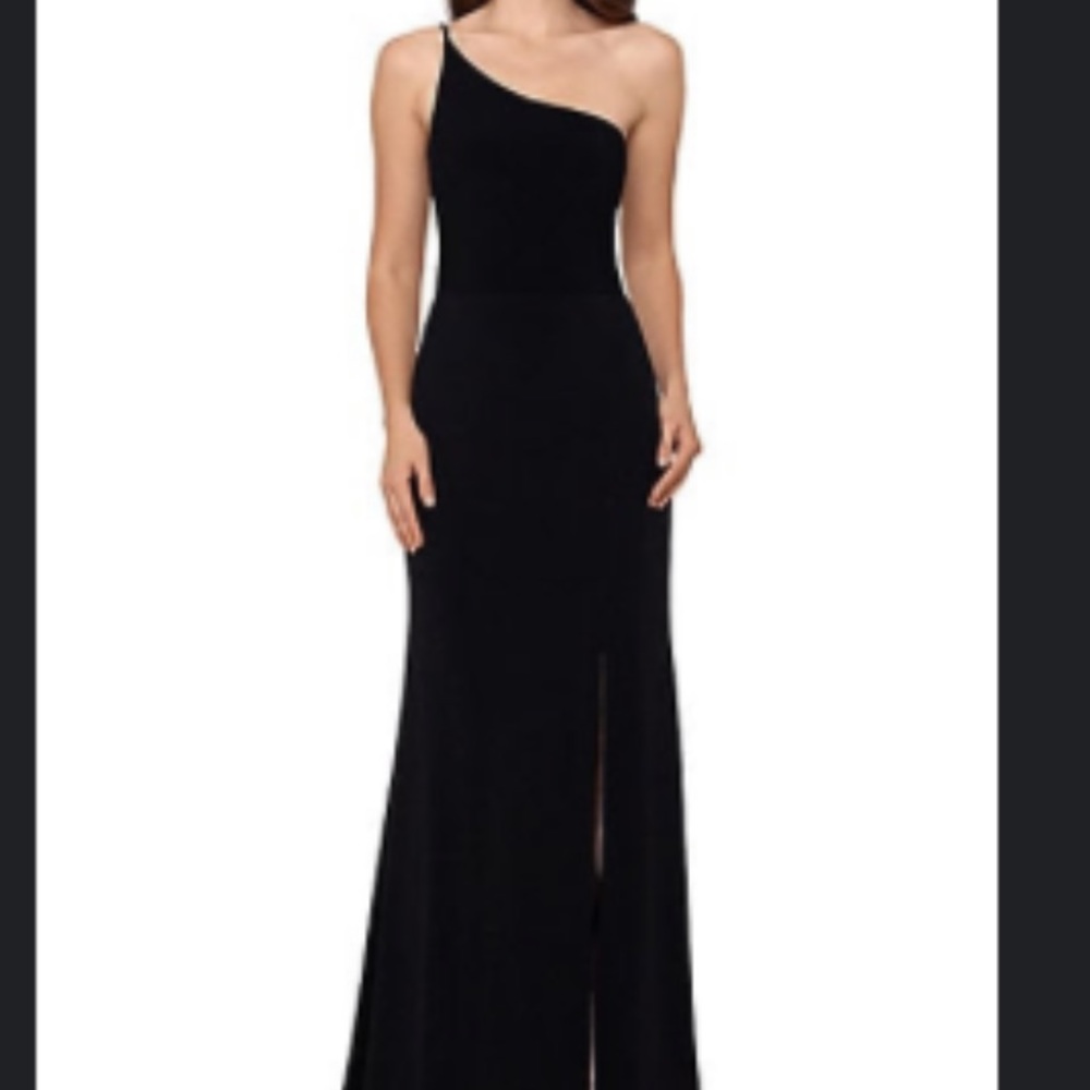 One shoulder long dress with slit